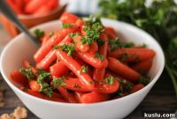 Sweet Honey-Glazed Carrots with Garlic and Herbs