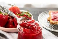 Low-Sugar Strawberry Champagne Jam Without Pectin