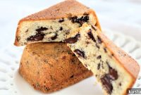 Gluten-Free Chocolate Chunk Cookie Cake Recipe