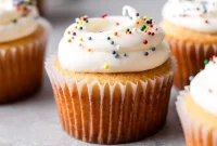 Classic Vanilla Cupcakes Recipe for Perfect Moist Cupcakes