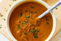 Creamy Slow Cooker Pumpkin Soup Recipe for Fall Comfort