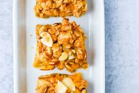 Fresh Peach Bars Recipe with Buttery Crumble