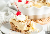 Decadent Amaretto Cream Pie Recipe with Almond Liqueur Filling