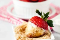 Strawberries with Sour Cream: Simple Summer Dessert Recipe