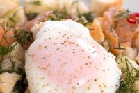 Brunch Smoked Salmon Panzanella Salad with Herbed Croutons