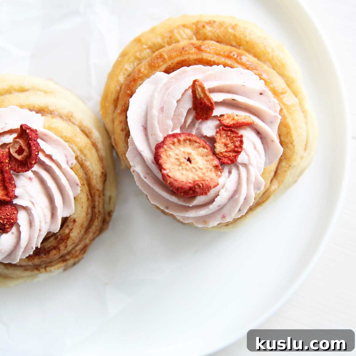 healthy low fat strawberry yogurt frosting