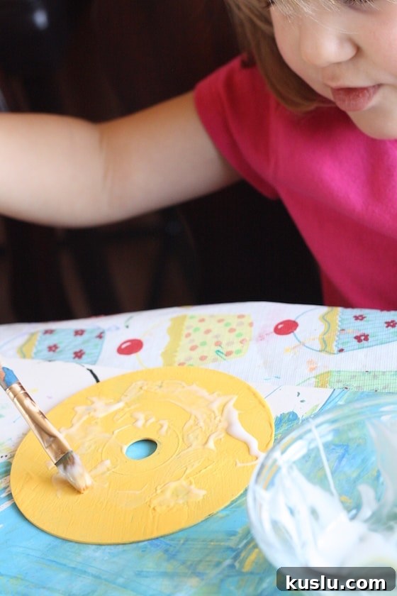 Adorable CD Chick That Will Melt Your Heart 4 painting our cd chick craft