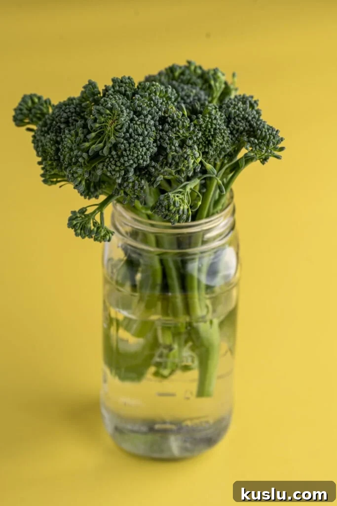 15-Minute Sautéed Broccolini with Garlic Mushrooms 4 Storing broccolini in jar with water to make it last longer