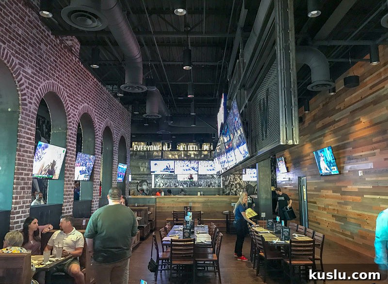 Walk-On’s Bistreaux & Bar Arlington: Full Review and What to Expect 11 img 5688 10