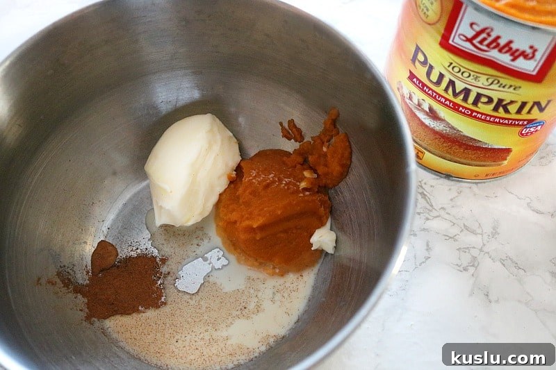 pumpkin puree in bowl. 