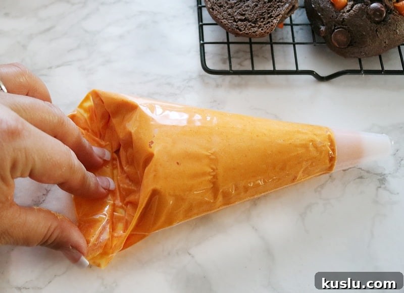 full cake piping bag. 