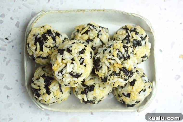Savory Seaweed Rice Balls Recipe: How to Make Onigiri at Home 5 seaweed rice balls jumeokbap