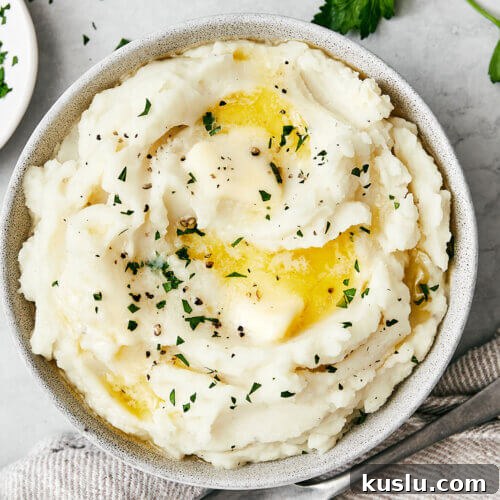 A big bowl of creamy mashed potatoes